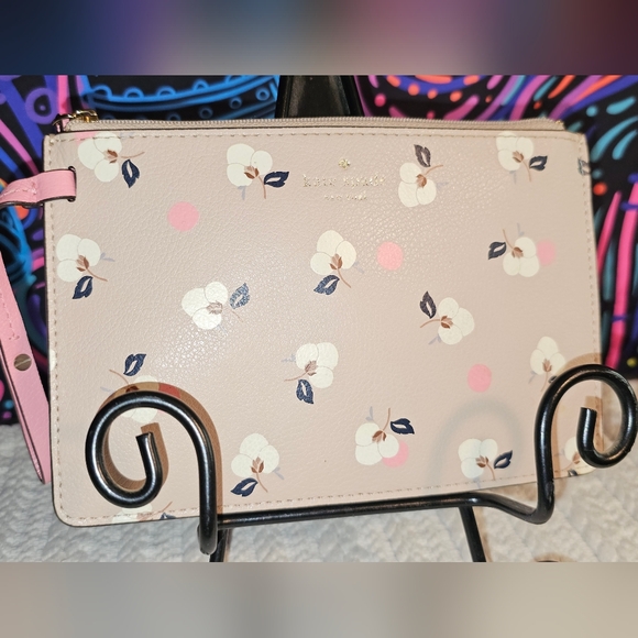 Kate Spade Arch Place Mya Breezy Floral Ditsy Pouch/Wristlet - Picture 2 of 10